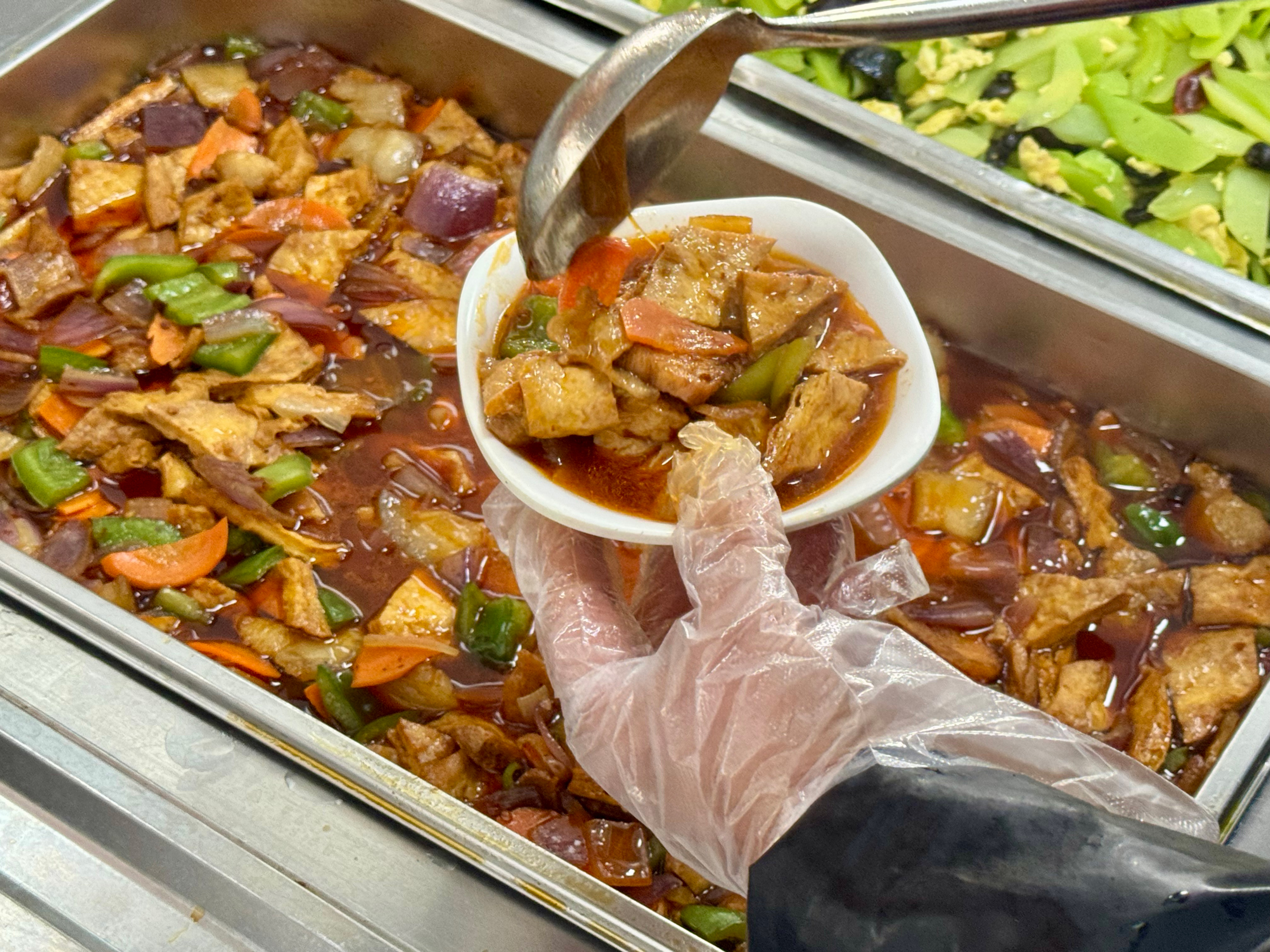 Puresci-cafeteria-food-1