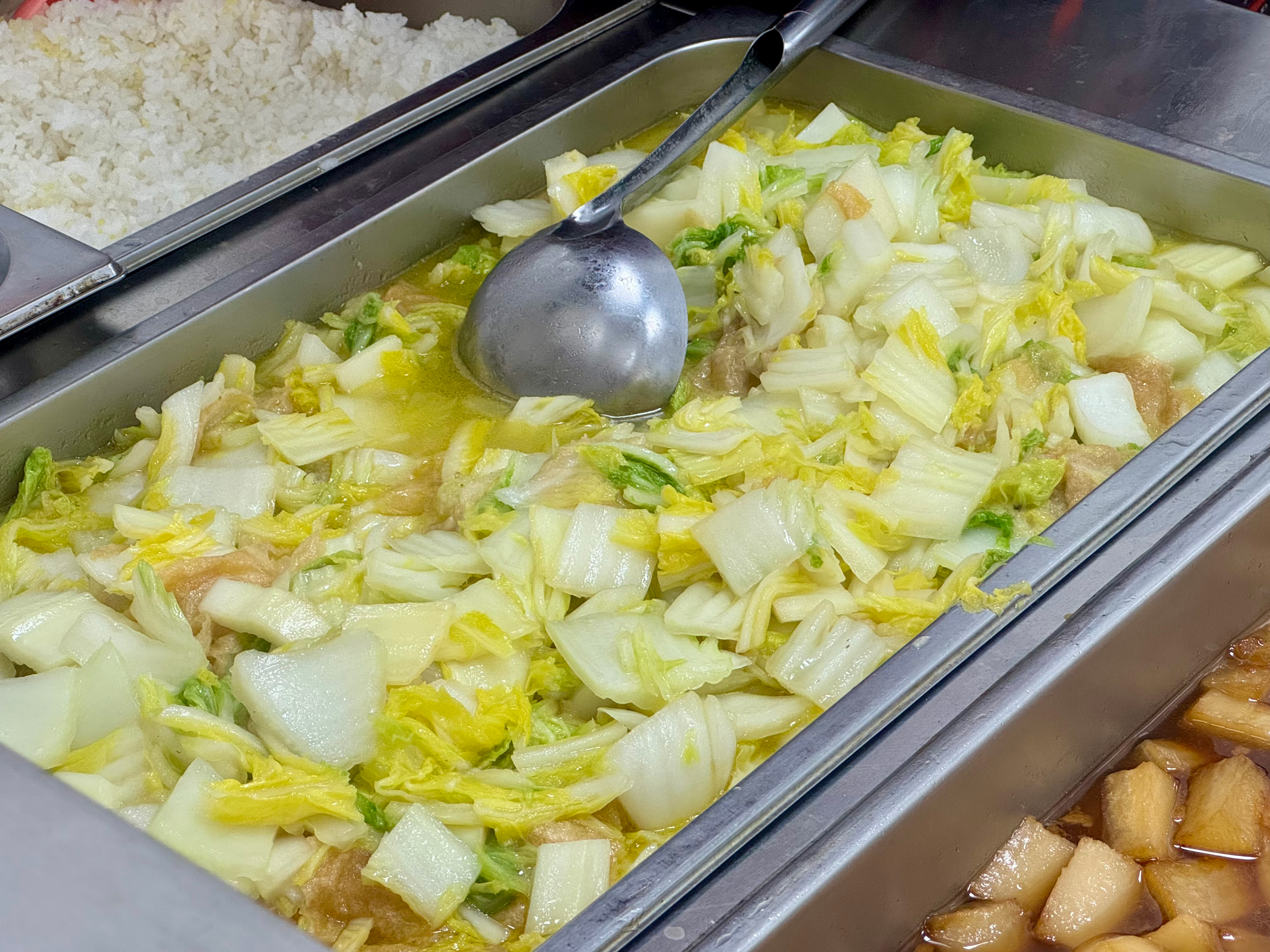 Puresci-cafeteria-food-4